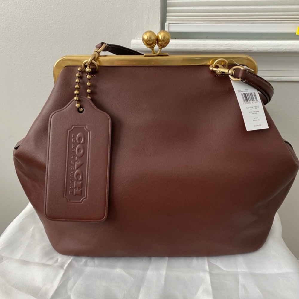 Coach large kisslock frame bag with XL hangtag